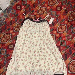 NWT Betsy Johnson Floral Lace-Trimmed Nightgown